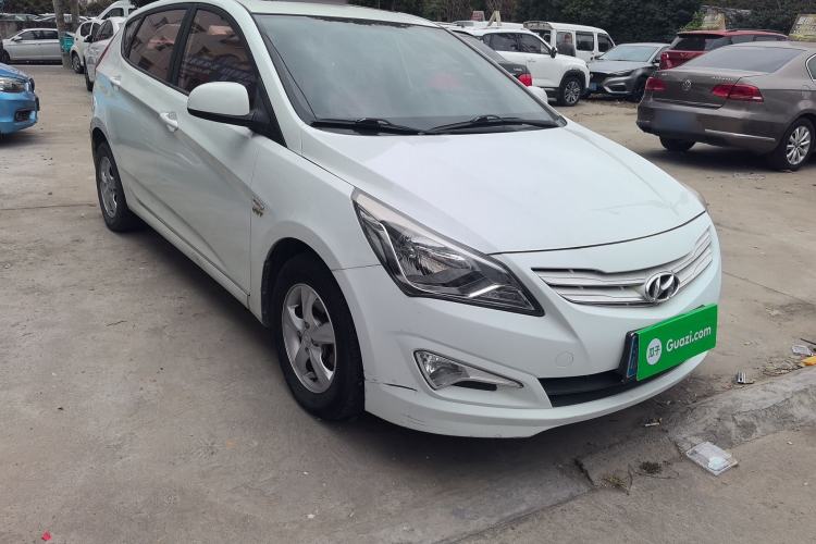 Used Hyundai Verna Ray 2016 1.4L Automatic Leading-Edge GLX Front Right 45 Deg