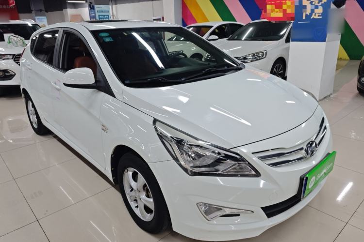 Used Hyundai Verna Ray 2016 1.4L Automatic Leading-Edge GLX Front Right 45 Deg