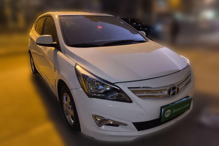 Used Hyundai Verna Ray 2016 1.4L Automatic Leading-Edge GLX Front Right 45 Deg