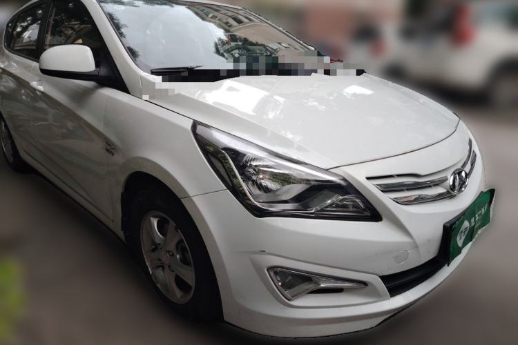 Used Hyundai Verna Ray 2016 1.4L Automatic Leading-Edge GLX Front Right 45 Deg