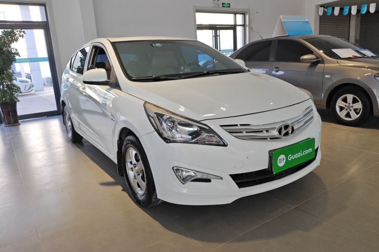 Used Hyundai Verna Ray 2016 1.4L Manual Leading GLX Model Front Right 45 Deg