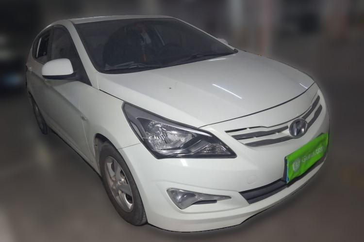 Used Hyundai Verna Ray 2016 1.4L Automatic Flagship TOP Front Right 45 Deg