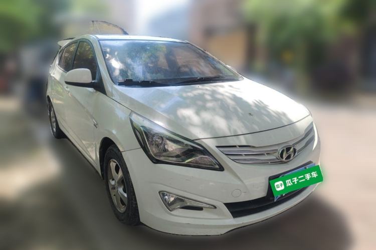 Used Hyundai Verna Ray 2016 1.4L Automatic Leading-Edge GLX Front Right 45 Deg