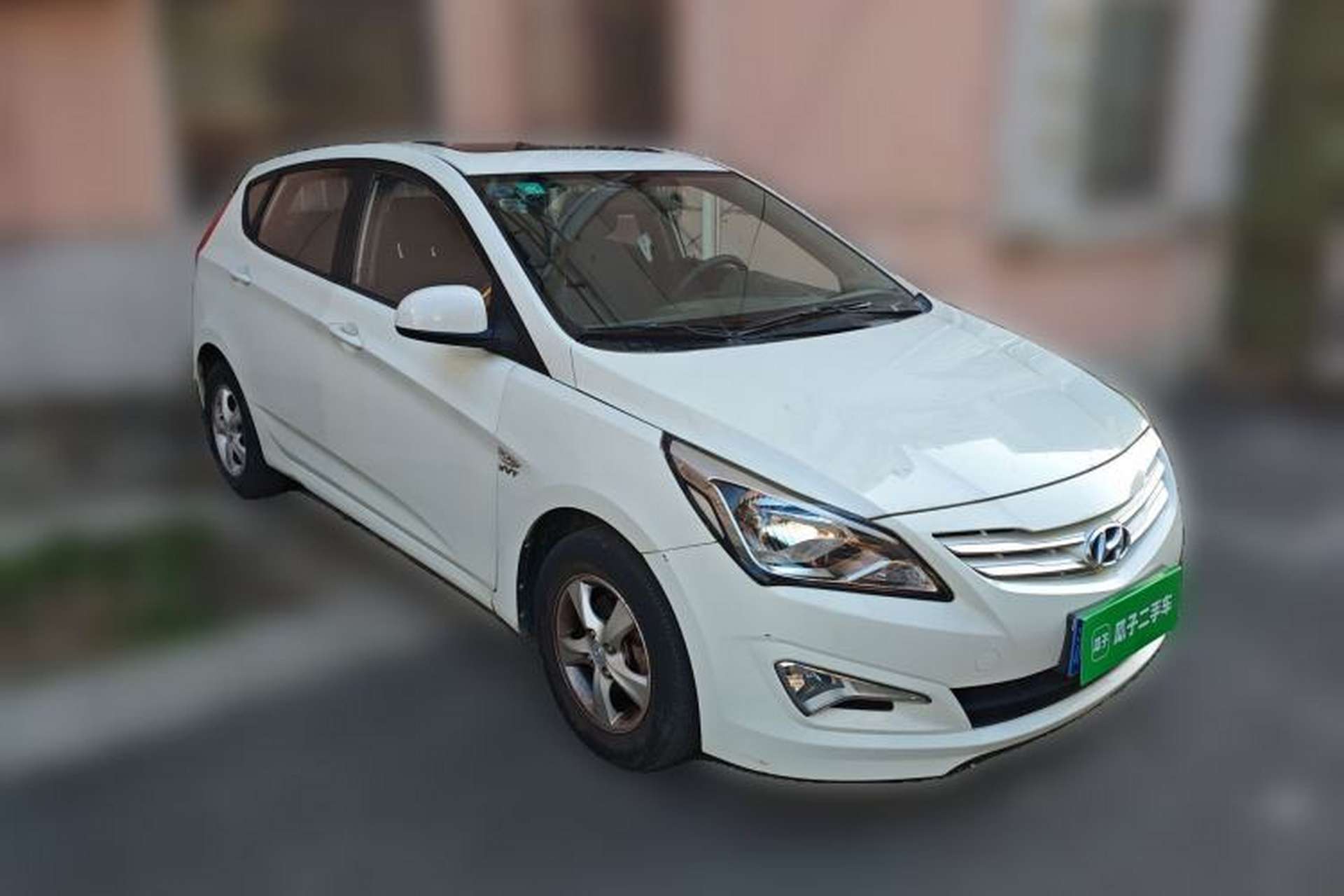 Used Hyundai Verna Ray 2016 1.4L Automatic Leading-Edge GLX Front Right 45 Deg