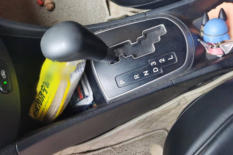 Used Hyundai Verna Ray 2016 1.4L Automatic Leading-Edge GLX Gear Lever