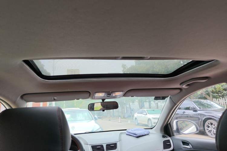Used Hyundai Verna Ray 2016 1.4L Automatic Leading-Edge GLX Headliner