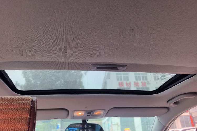Used Hyundai Verna Ray 2016 1.4L Automatic Leading-Edge GLX Headliner