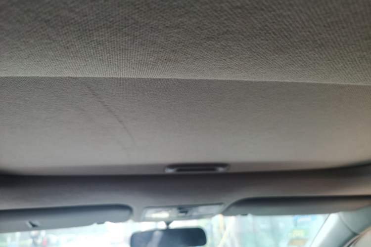Used Hyundai Verna Ray 2016 1.4L Automatic Leading-Edge GLX Headliner