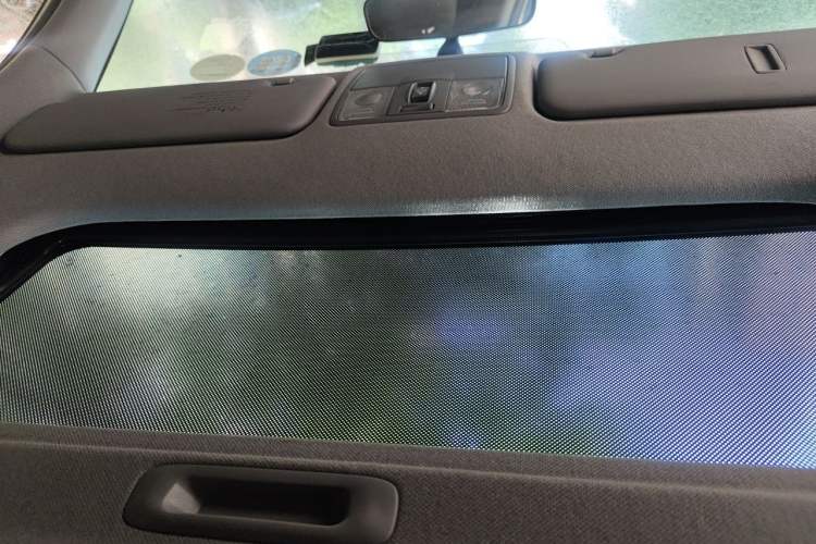 Used Hyundai Verna Ray 2016 1.4L Automatic Leading-Edge GLX Headliner