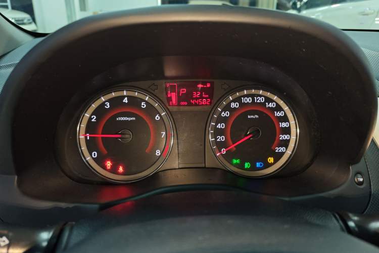 Used Hyundai Verna Ray 2016 1.4L Automatic Leading-Edge GLX Instrument Cluster
