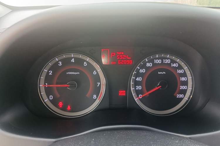 Used Hyundai Verna Ray 2016 1.4L Automatic Leading-Edge GLX Instrument Cluster