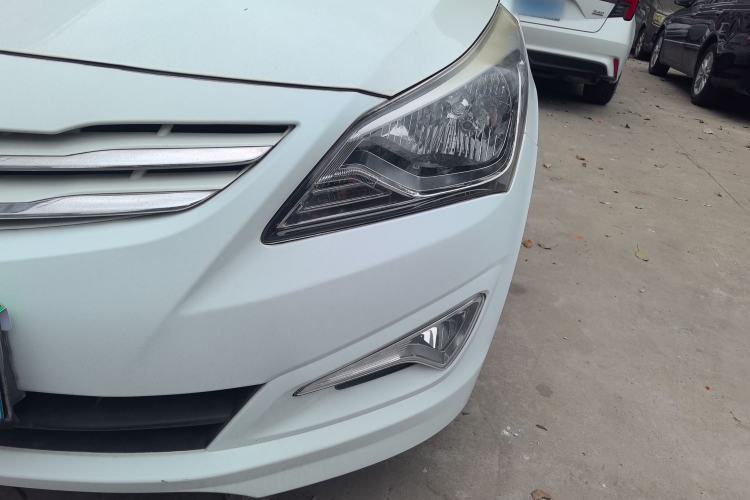 Used Hyundai Verna Ray 2016 1.4L Automatic Leading-Edge GLX Left Front Headlight