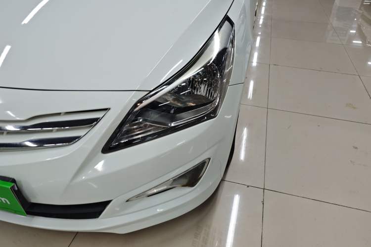 Used Hyundai Verna Ray 2016 1.4L Automatic Leading-Edge GLX Left Front Headlight