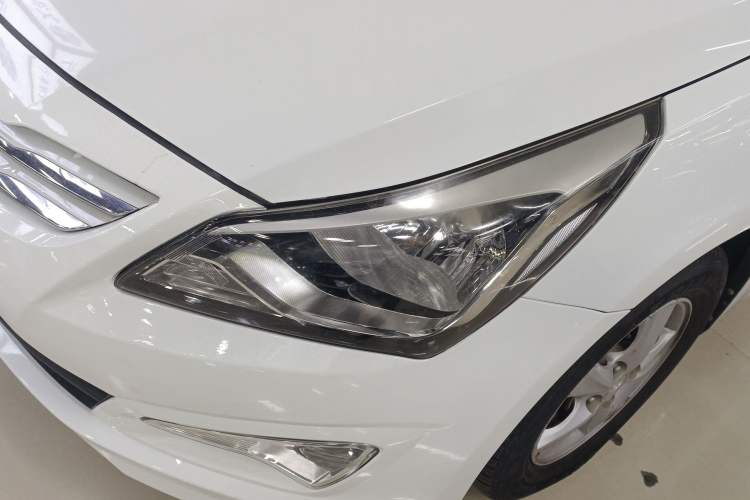 Used Hyundai Verna Ray 2016 1.4L Automatic Leading-Edge GLX Left Front Headlight