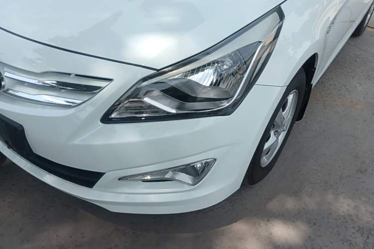 Used Hyundai Verna Ray 2016 1.4L Automatic Leading-Edge GLX Left Front Headlight