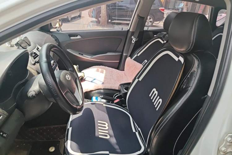 Used Hyundai Verna Ray 2016 1.4L Automatic Leading-Edge GLX Left Front Seat