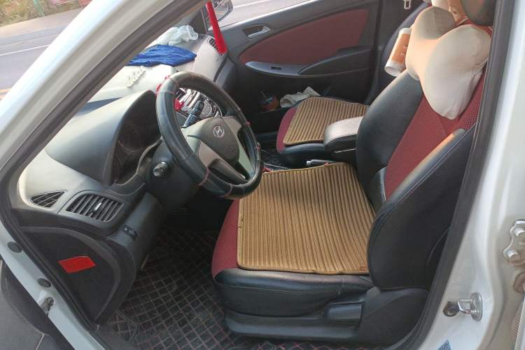 Used Hyundai Verna Ray 2016 1.4L Automatic Leading-Edge GLX Left Front Seat