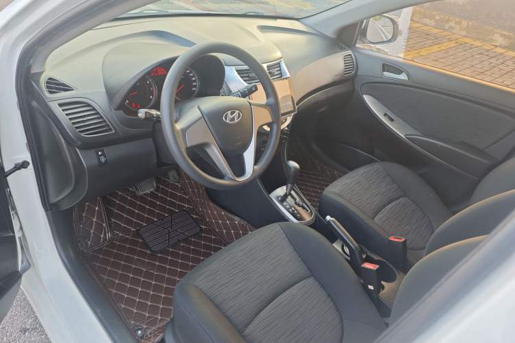 Used Hyundai Verna Ray 2016 1.4L Automatic Leading-Edge GLX Left Front Seat