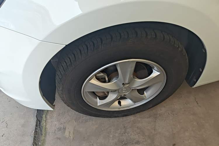 Used Hyundai Verna Ray 2016 1.4L Automatic Leading-Edge GLX Left Front Wheel Hub