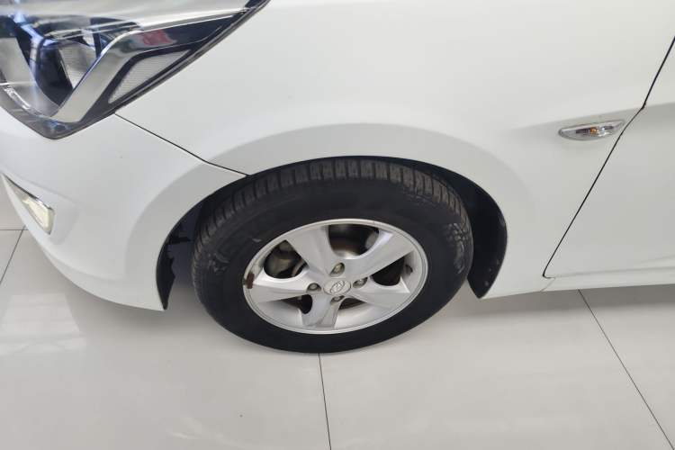 Used Hyundai Verna Ray 2016 1.4L Automatic Leading-Edge GLX Left Front Wheel Hub