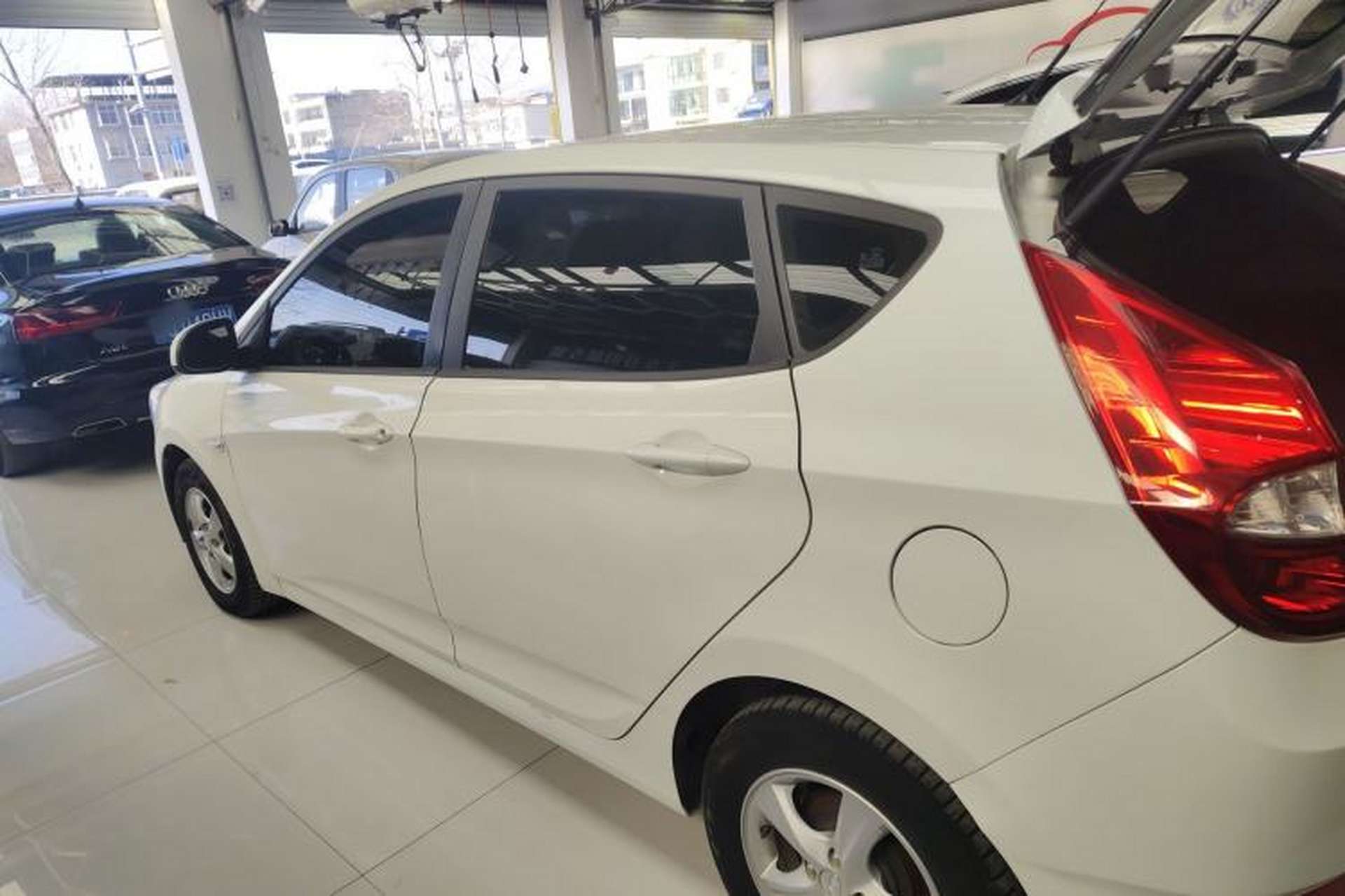 Used Hyundai Verna Ray 2016 1.4L Automatic Leading-Edge GLX Left Side