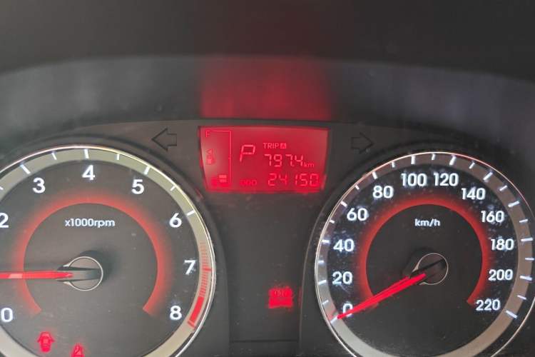 Used Hyundai Verna Ray 2016 1.4L Automatic Leading-Edge GLX Odometer Close Up