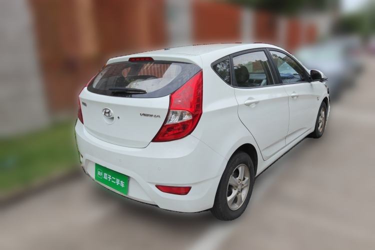 Used Hyundai Verna Ray 2016 1.4L Automatic Leading-Edge GLX Rear Right 45 Deg