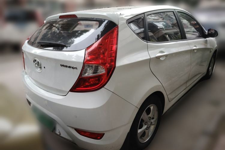 Used Hyundai Verna Ray 2016 1.4L Automatic Leading-Edge GLX Rear Right 45 Deg