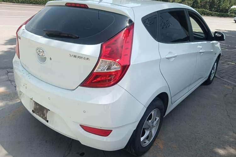 Used Hyundai Verna Ray 2016 1.4L Automatic Leading-Edge GLX Rear Right 45 Deg