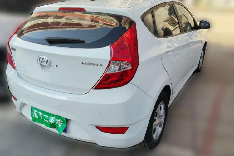 Used Hyundai Verna Ray 2016 1.4L Automatic Leading-Edge GLX Rear Right 45 Deg