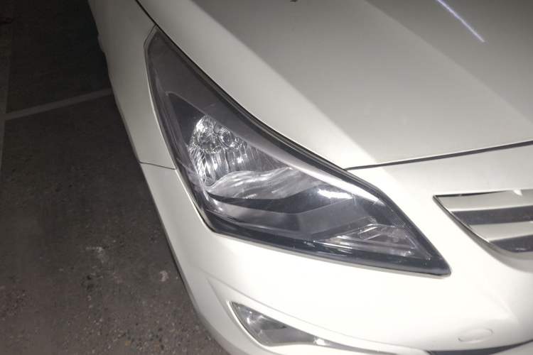 Used Hyundai Verna Ray 2016 1.4L Automatic Flagship TOP Right Front Headlight