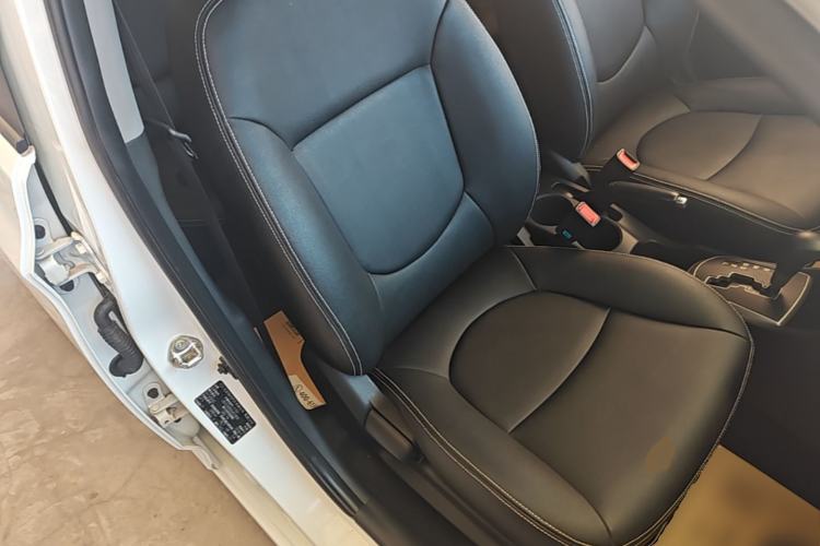 Used Hyundai Verna Ray 2016 1.4L Automatic Leading-Edge GLX Right Front Seat