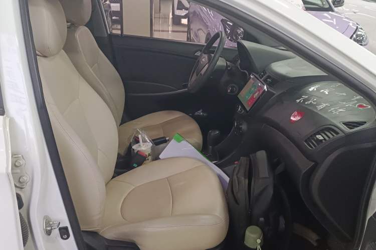Used Hyundai Verna Ray 2016 1.4L Automatic Leading-Edge GLX Right Front Seat