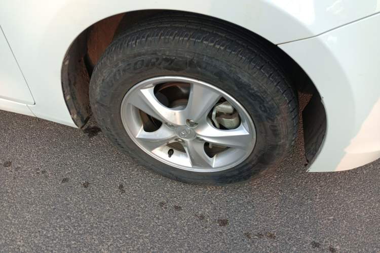 Used Hyundai Verna Ray 2016 1.4L Automatic Leading-Edge GLX Right Front Wheel Hub