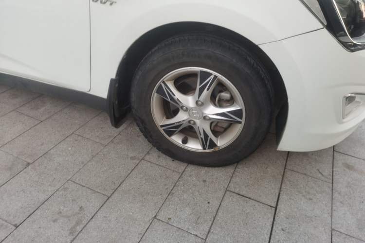 Used Hyundai Verna Ray 2016 1.4L Manual Leading GLX Model Right Front Wheel Hub