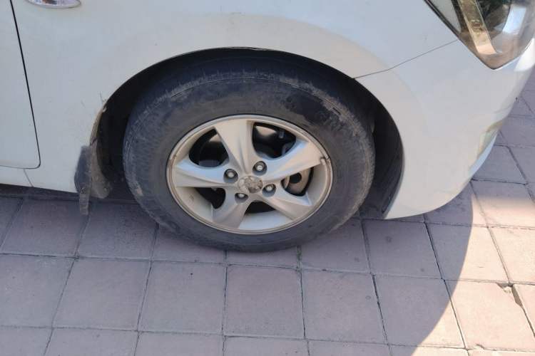 Used Hyundai Verna Ray 2016 1.4L Automatic Leading-Edge GLX Right Front Wheel Hub