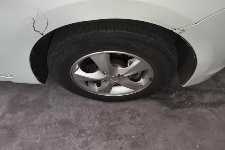 Used Hyundai Verna Ray 2016 1.4L Automatic Leading-Edge GLX Right Front Wheel Hub