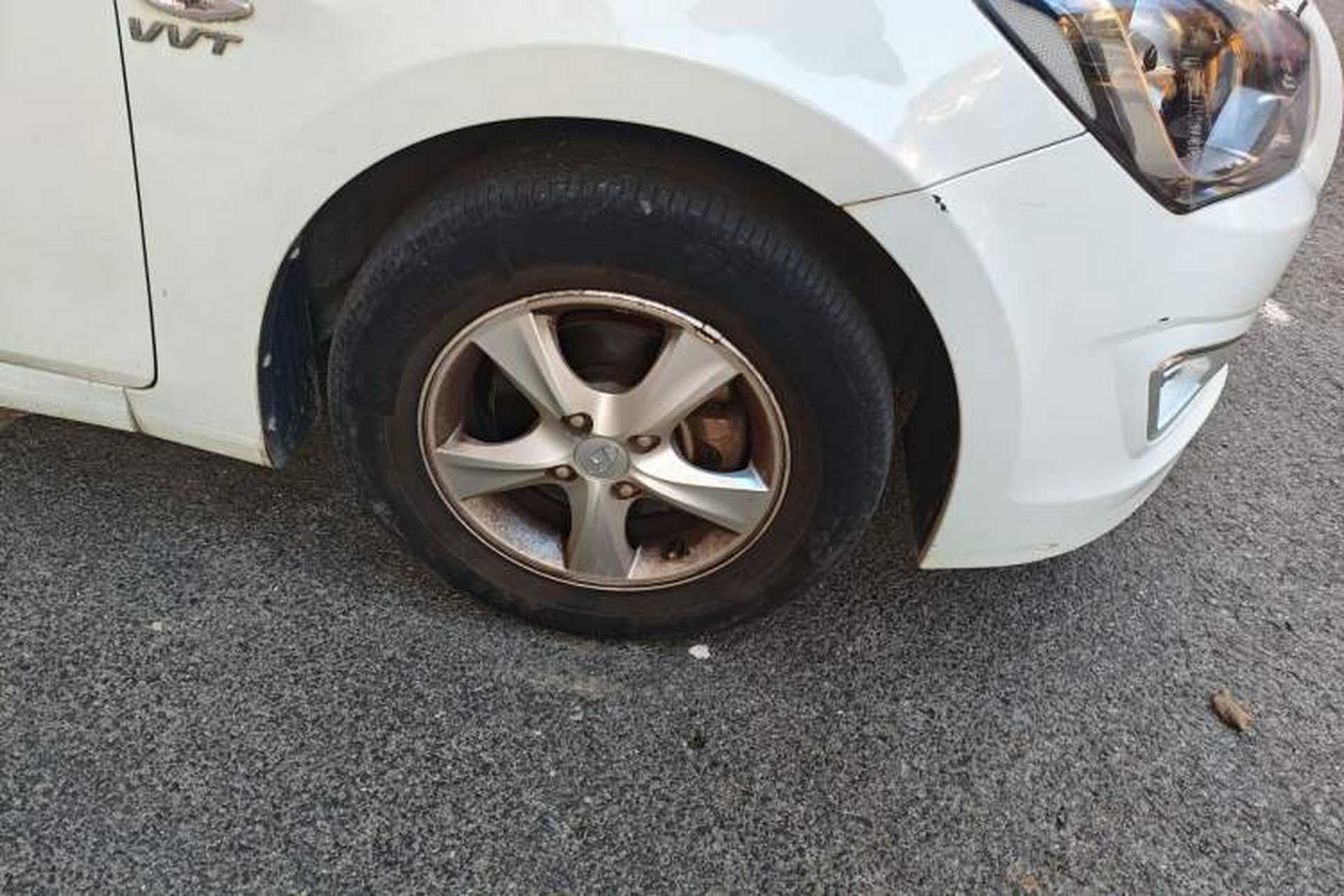 Used Hyundai Verna Ray 2016 1.4L Automatic Leading-Edge GLX Right Front Wheel Hub