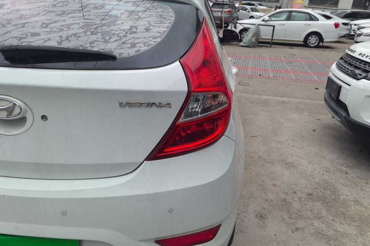 Used Hyundai Verna Ray 2016 1.4L Automatic Leading-Edge GLX Right Rear Taillight
