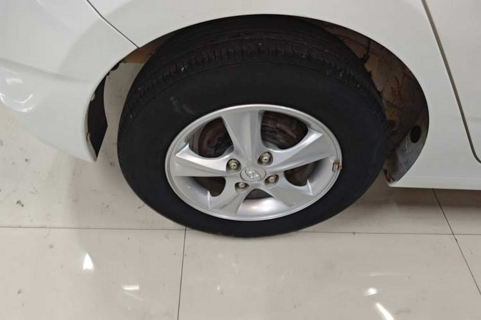 Used Hyundai Verna Ray 2016 1.4L Automatic Leading-Edge GLX Right Rear Wheel Hub