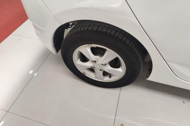 Used Hyundai Verna Ray 2016 1.4L Automatic Leading-Edge GLX Right Rear Wheel Hub