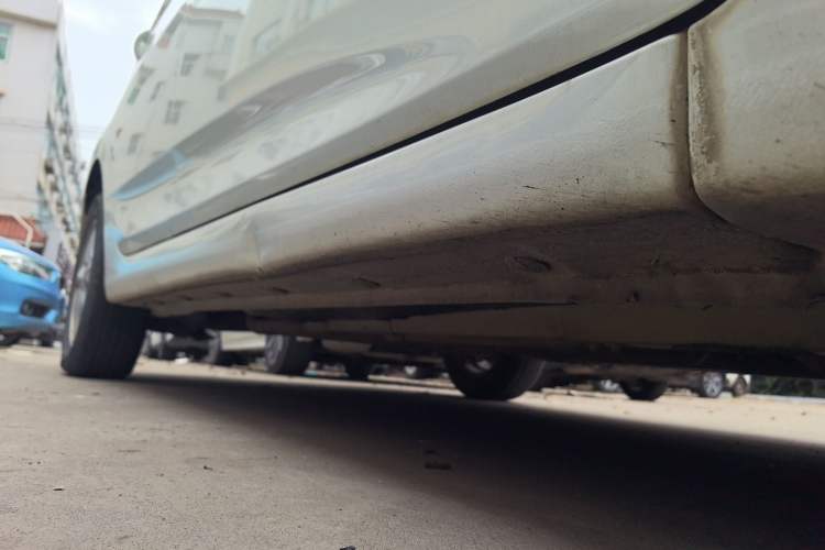 Used Hyundai Verna Ray 2016 1.4L Automatic Leading-Edge GLX Right Side Sill