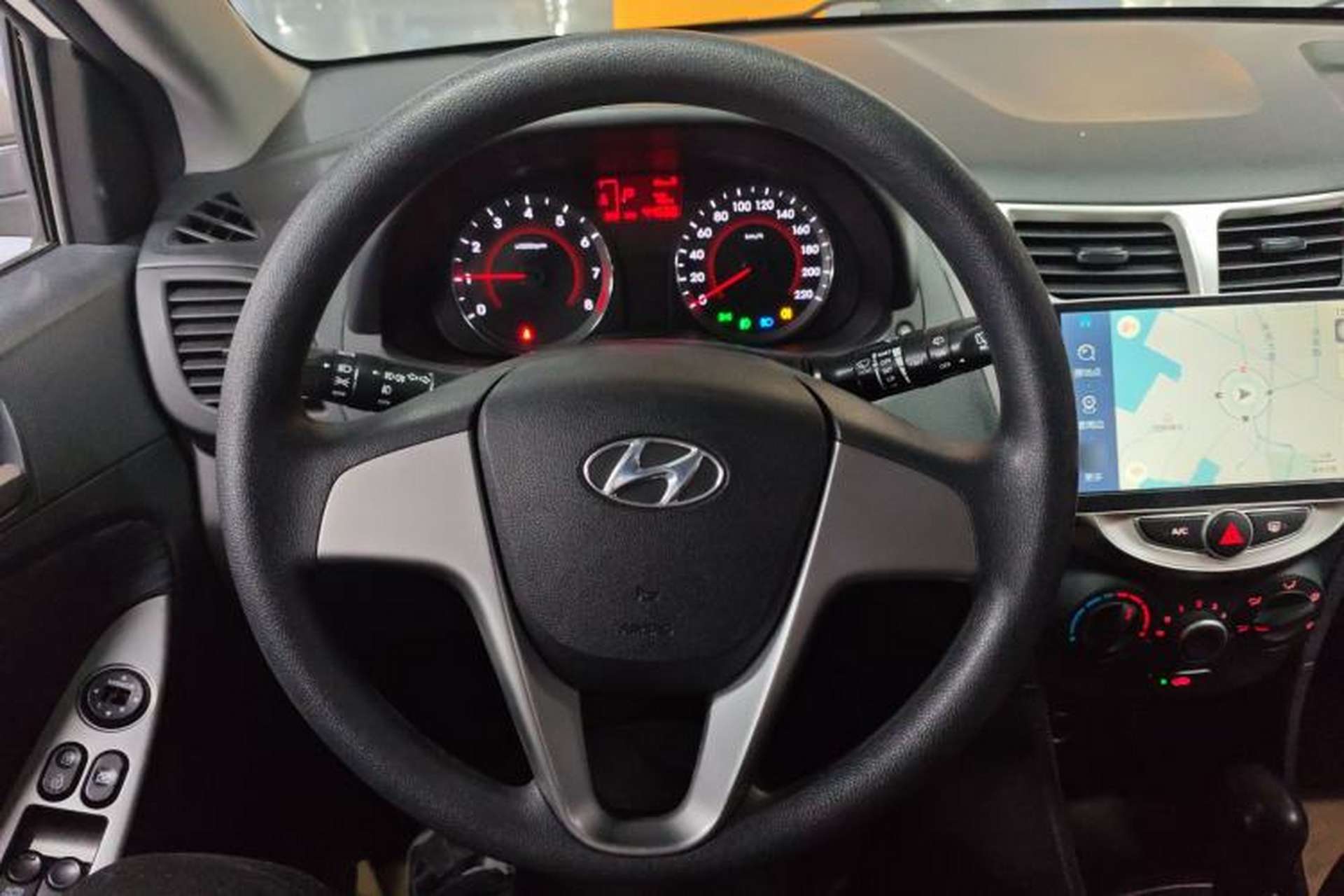 Used Hyundai Verna Ray 2016 1.4L Automatic Leading-Edge GLX Steering Wheel