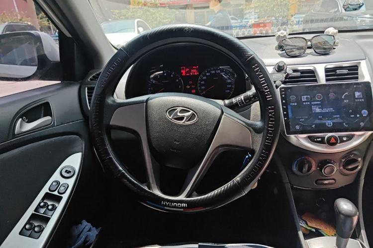 Used Hyundai Verna Ray 2016 1.4L Automatic Leading-Edge GLX Steering Wheel