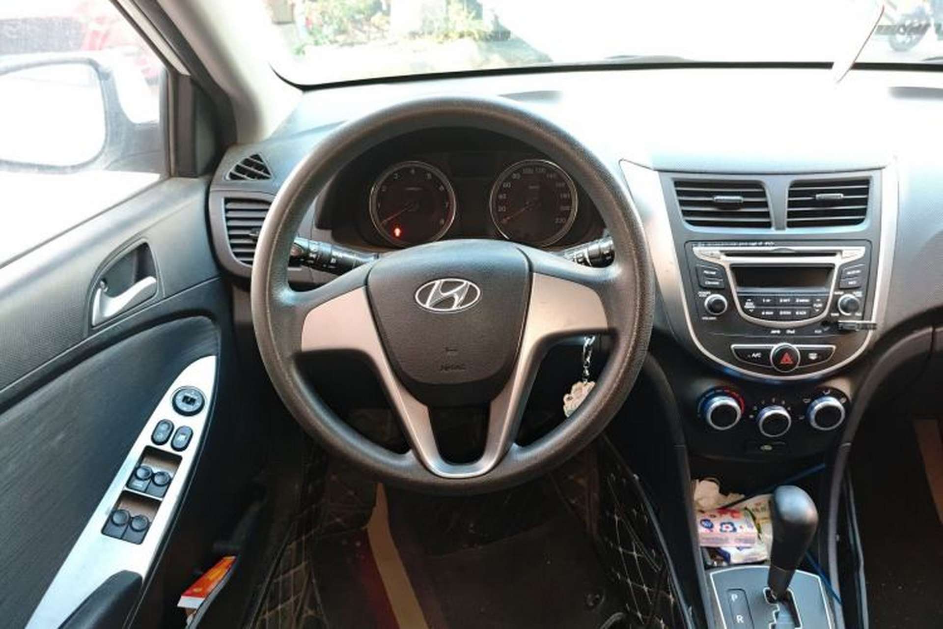 Used Hyundai Verna Ray 2016 1.4L Automatic Leading-Edge GLX Steering Wheel