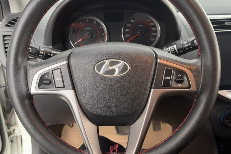 Used Hyundai Verna Ray 2016 1.4L Automatic Leading-Edge GLX Steering Wheel