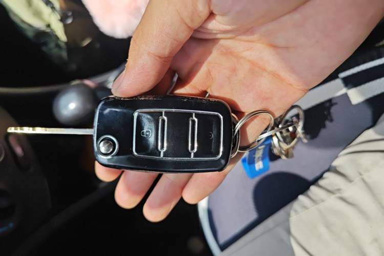 Used Hyundai Verna Ray 2016 1.4L Automatic Leading-Edge GLX Vehicle Key