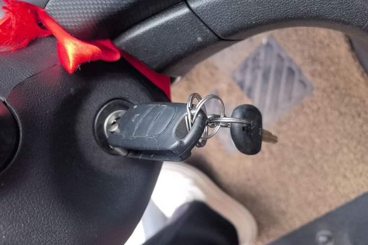 Used Hyundai Verna Ray 2016 1.4L Automatic Leading-Edge GLX Vehicle Key
