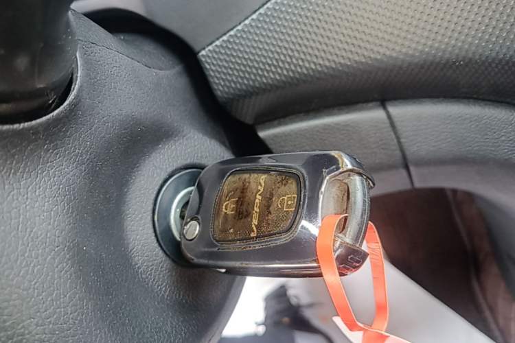 Used Hyundai Verna Ray 2016 1.4L Automatic Leading-Edge GLX Vehicle Key