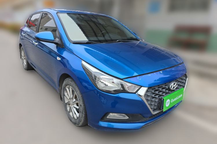 Used Hyundai Verna RV 2017 1.4L Automatic Sport Version National Emission Standard V Front Right 45 Deg